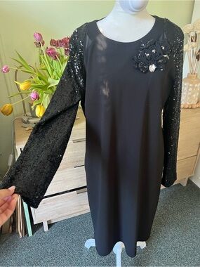 Black Embroidered Rosette Sheath Sequin Long-Sleeves Modest Midi Formal Dress L